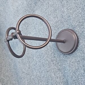 N) Hand towel holder
